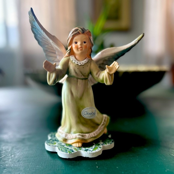 Goebel Other - GOEBEL VINTAGE GUARDIAN ANGEL 41-072 FIGURINE *RARE